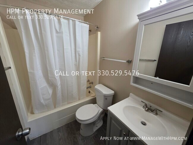 Building Photo - 417 Sherman St