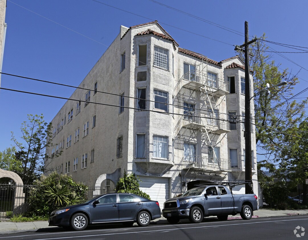 Foto del edificio - 642 Alcatraz Ave