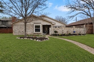 Building Photo - 2907 Broadmoor Dr