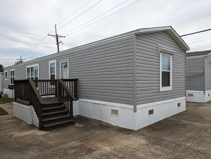 Building Photo - Wenwood Village RV & Mobile Home Park