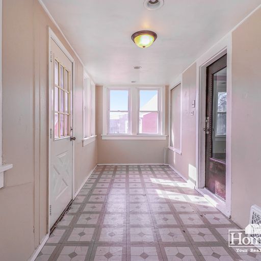 Foto del edificio - 4 bedrooms in River Park!
