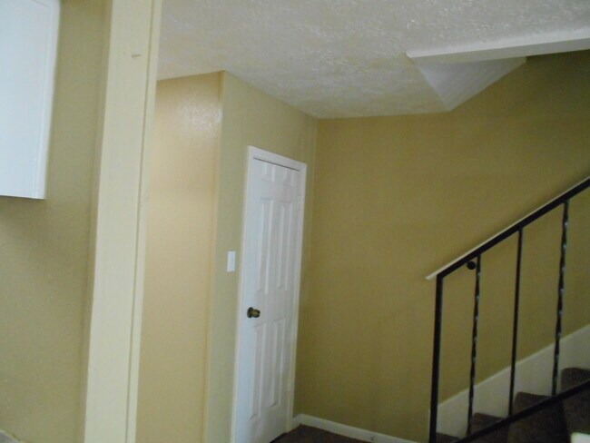 Building Photo - 12447 W Village Dr