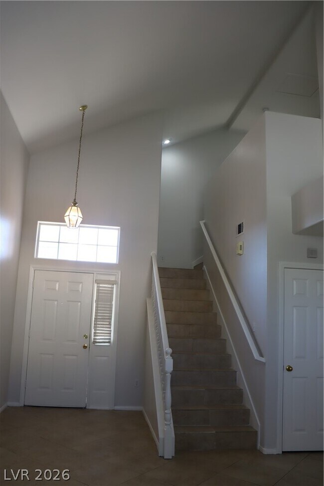 Foto del edificio - 8358 W Rochelle Ave