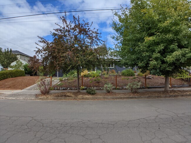 Foto del edificio - 863 N Watts St