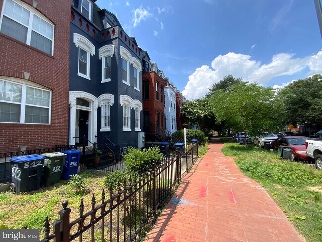 Foto del edificio - 812 5th St NE