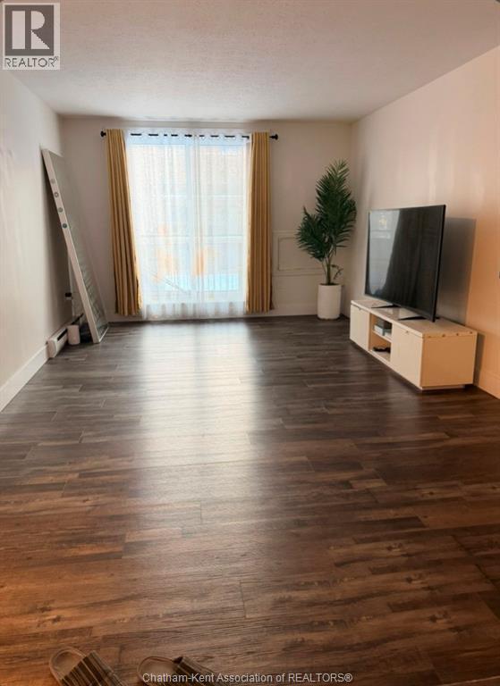 Building Photo - 150 Park Ave E