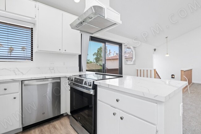 Building Photo - 315-305 Westbourne St