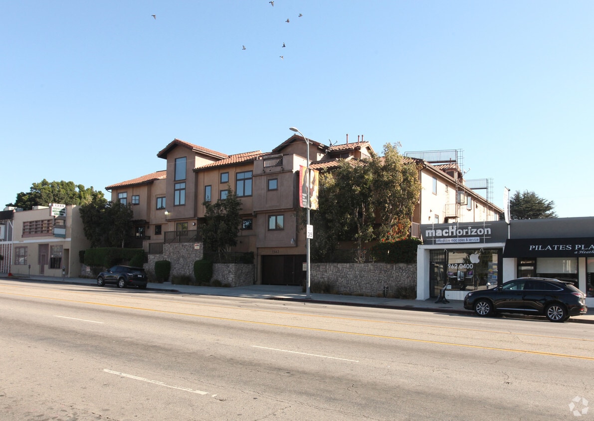 Primary Photo - 1342 Highland Ave