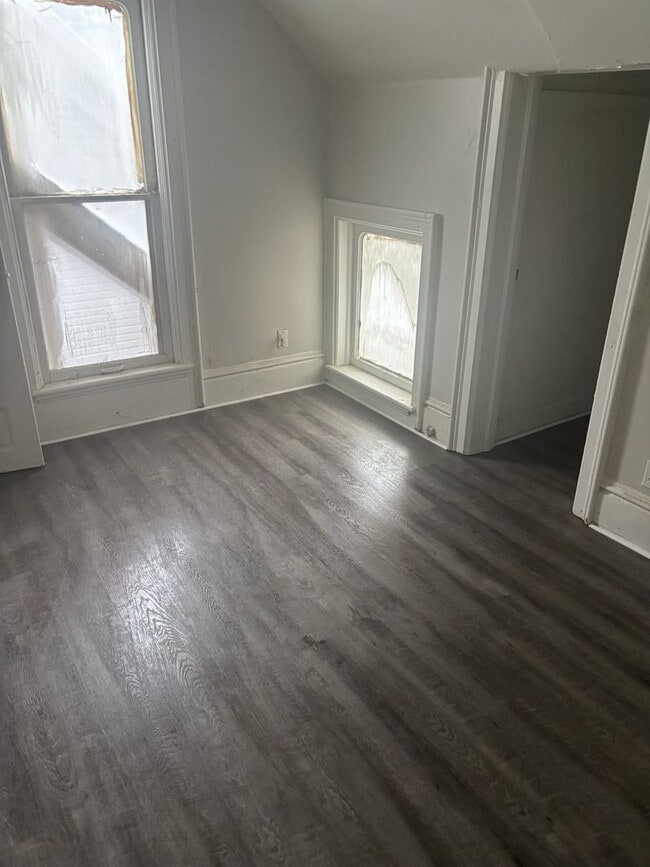 Foto del edificio - 509 W Franklin St