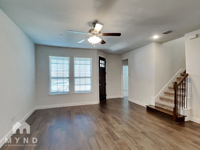 Foto del edificio - 5568 Kilmer Dr