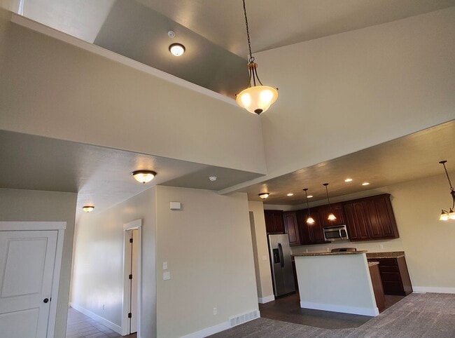 Foto del edificio - AMAZING CONDO 2 MASTER SUITES 2 CAR GARAGE