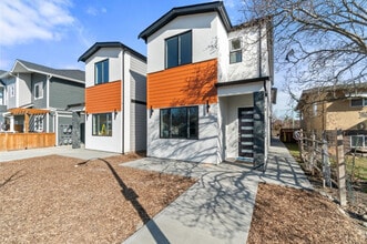 Building Photo - 758 Coopland Crescent