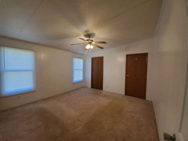 Building Photo - 9435 Sandy Creek ~ Bethany South