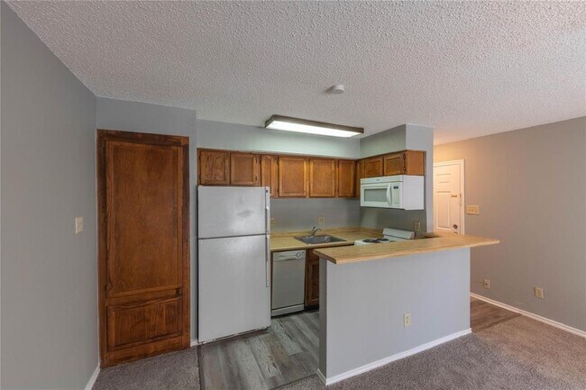 Foto del edificio - 9805 Walnut St