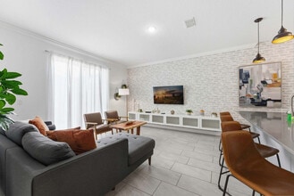 Building Photo - 4224 Paragraph Dr