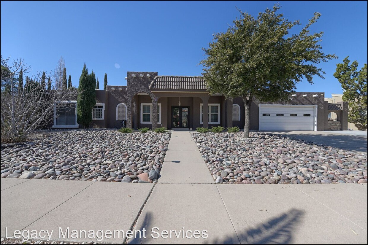 Foto principal - 5 br, 3 bath House - 6005 Pino Real