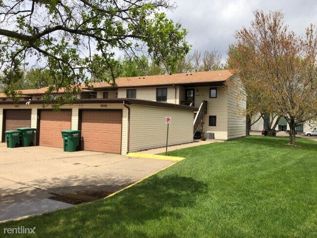 Foto del edificio - 2 br, 1 bath Condo - 2062 NW Hickory Ln
