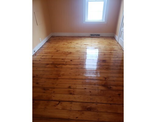 Building Photo - 87 W Boylston St