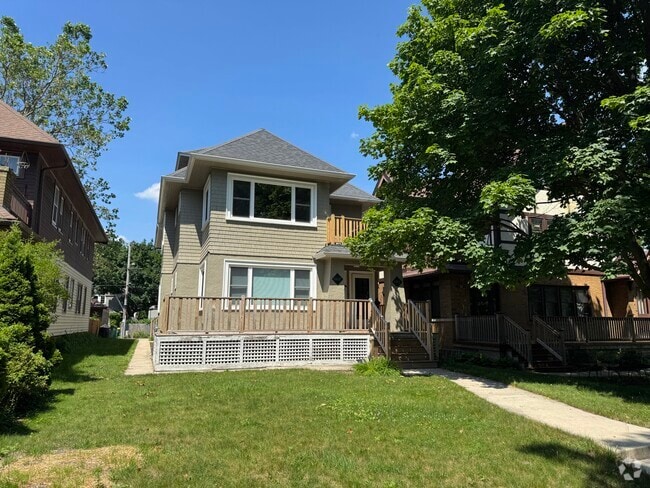 Building Photo - 4481 N Frederick Ave