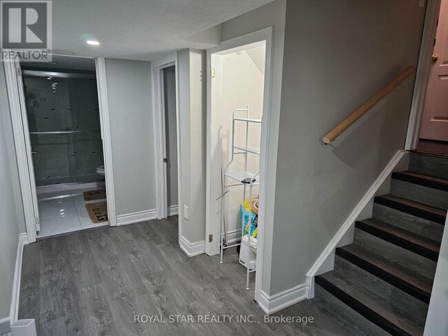 Building Photo - 24 Bonavista Dr