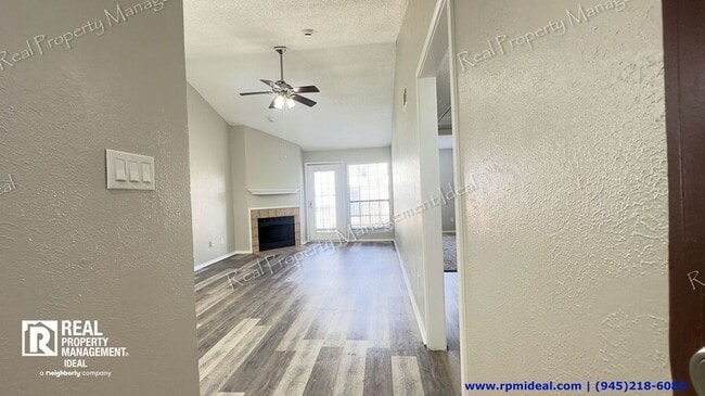 Foto del edificio - 9601 Forest Ln
