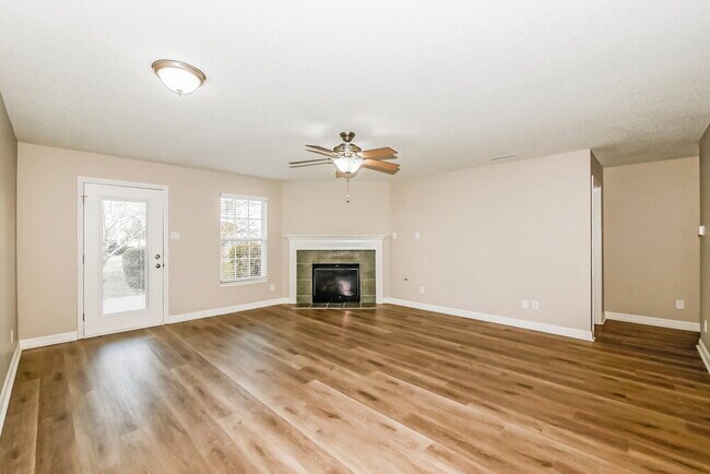 Foto del edificio - 8310 Weathervane Cir