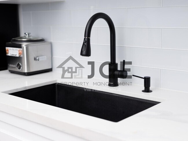 Foto del edificio - 270 NE 191st St