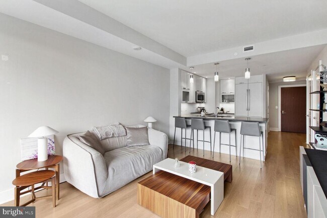 Foto del edificio - 4960 Fairmont Ave