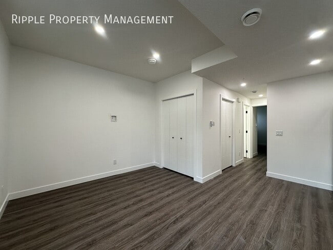 Building Photo - Modern 1 Beds, 1 Baths Lower/ Basement Lev...