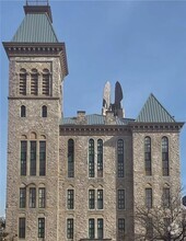 Building Photo - 30 W Broad St