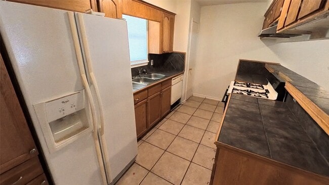 Foto del edificio - 3327 Valerie Ln