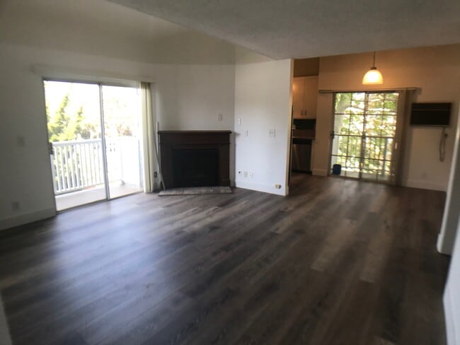Building Photo - 3755 Delmas Ter