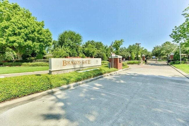 Building Photo - 6519 Canyon Chase Dr