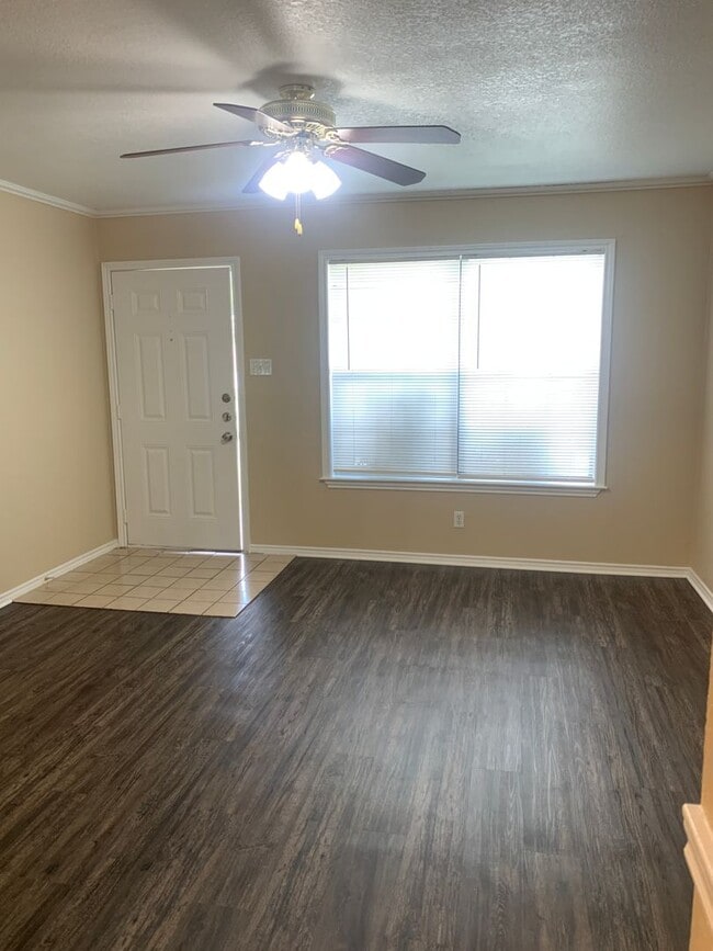 Foto del edificio - 1815 Pontotoc