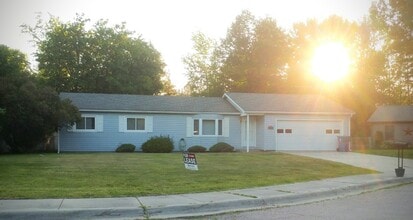 Building Photo - 10345 Lakewood Pl