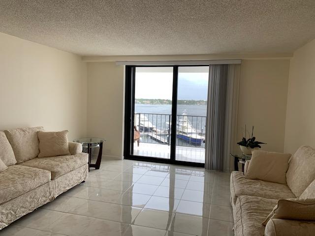 Foto del edificio - 1208 Marine Way