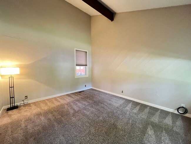 Building Photo - Elegant Four Bedroom Home