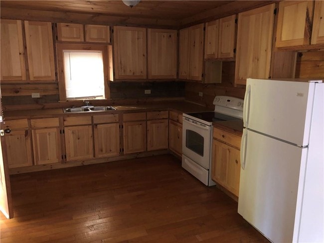 Building Photo - 104 Byre Ln