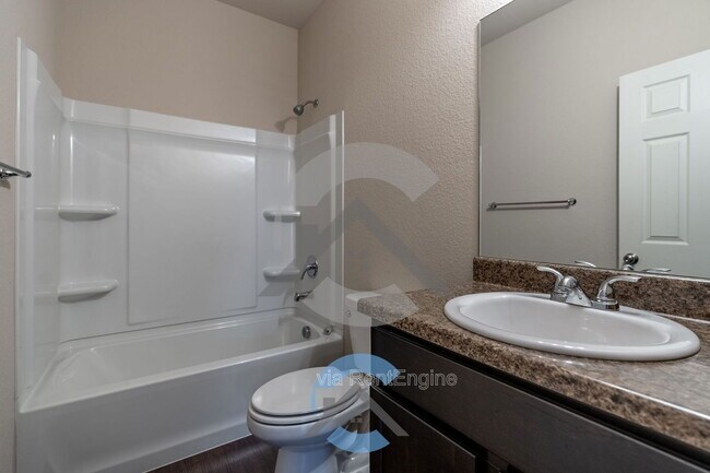 Foto del edificio - 2230 Eldridge Ln