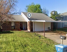 Building Photo - 108 London Ln
