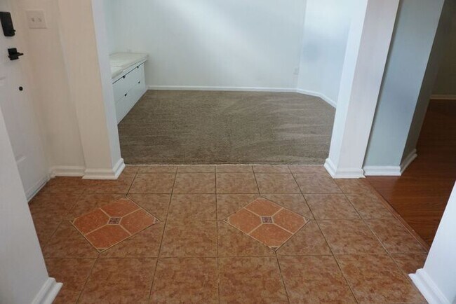 Foto del edificio - 3 Bedroom 2 Bathroom home with Garage Near...