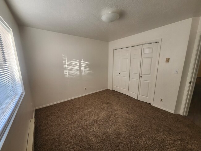 Foto del edificio - 2140 Elizabeth Blvd