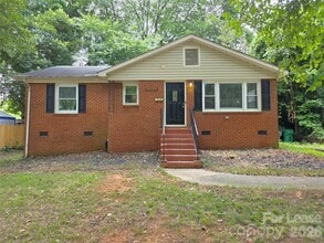 Building Photo - 4426 Holbrook Dr