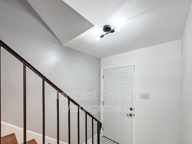 Foto del edificio - 2530 E North St