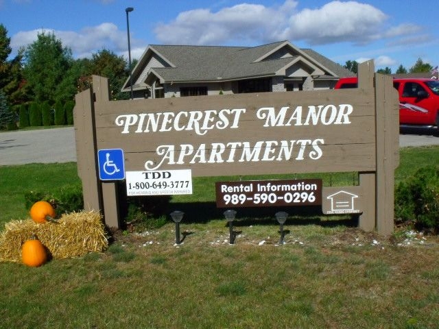 Pinecrest Manor Apartments