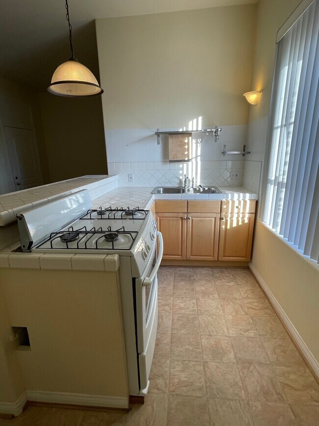 Foto del edificio - 1115 S Pacific Ave