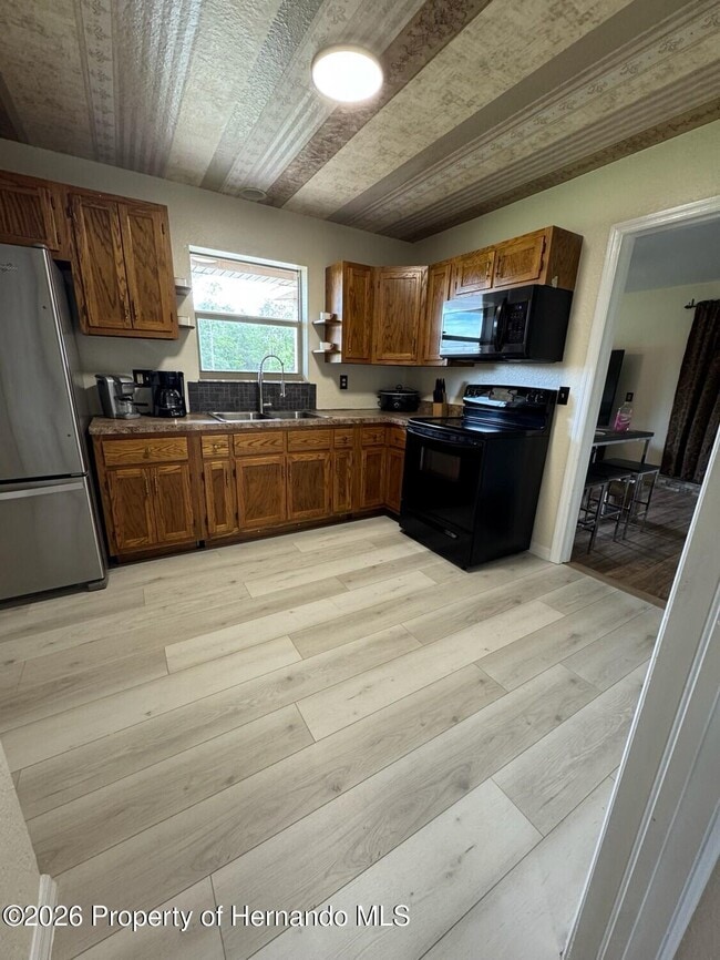Foto del edificio - 14373 Irving St