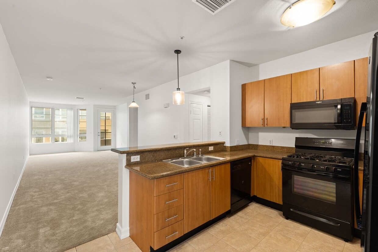 Primary Photo - 2 Bed/2 Bath Condo available at Union Square!