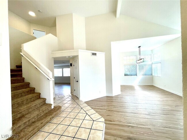 Foto del edificio - 1326 Pine Terrace Ct