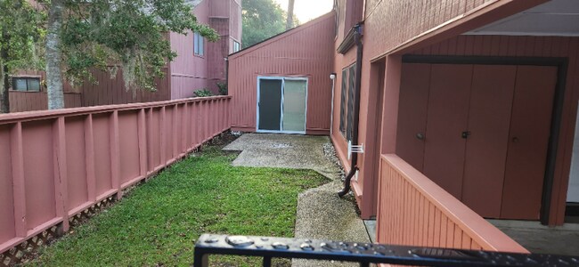 Foto del edificio - 102 St James Pl